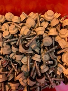 1000No. 5.5 x 32 Grey stitching teck screw with bonded cap roofing cladding - Picture 1 of 4
