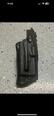 Прочная кобура Safariland 6360-832 Glock 17/22 ALS/SLS Lvl 3 STX с подсветкой для правосторонней стойки - Изображение 1 из 4