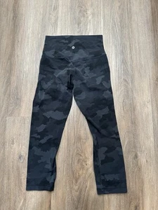 Lululemon women’s black Camouflage Leggings Crop Size 6 - Picture 1 of 7