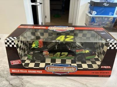 Kyle Petty Mello Yellow Nascar 1/18 Diecast ERTL American Muscle Pontiac #42  - Image 1 of 2