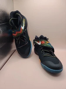 Nike 2015 Niños Kyrie 2 Talla 5 Jóvenes Zapatos Atléticos USADOS Buen Estado - Imagen 1 de 7