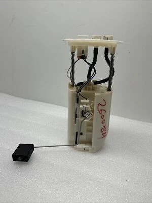 2007-2013 Toyota Tundra 4.0L V6Fuel Pump Assembly OEM 77020-0C072 - Image 1 of 4