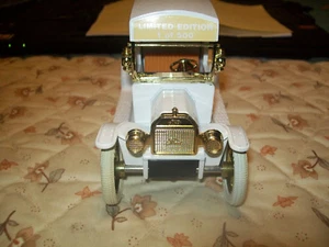 Ertl #9300 "UNIVERSITY OF NORTHERN IOWA LE" 1986 1913 Model T BANK - Picture 1 of 6