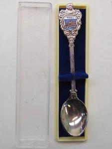 Vintage Souvenir SPOON ~ ROMA = Rome, ITALY ~ Trevi Fountain & Pallazo Poli - Picture 1 of 5