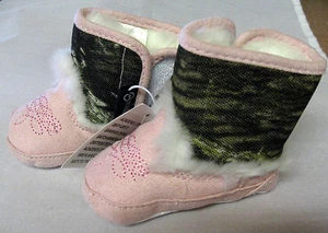 Magellan Infant Size 1 Pink Camo Booties Lined Soft Slipper Non Slip Boots db - Picture 1 of 4