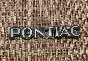 Vintage 1980s Pontiac Small Emblem Badge Ornament (ON-25-529) - Picture 1 of 9