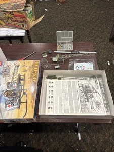 MRC Academy model 2194 Bell 47d HL MASH 1:35 Helicopter kit - Picture 1 of 14
