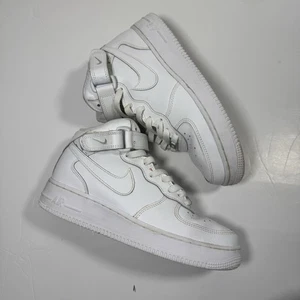 Nike Air Force 1 Mid White Triple White 6Y Women’s 7.5 38.5 DH2933-111 Casual - Picture 1 of 9