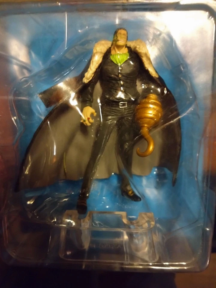 Figurine One Piece Crocodile sous emballage - Photo 1/1