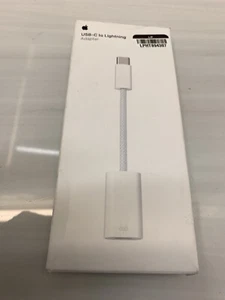 Apple USB-C to Lightning Adapter - MUQX3AM/A A2868 Genuine - Photo 1 sur 2
