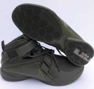 ZAPATOS DE BALONCESTO NIKE LEBRON SOLDIER IX PARA HOMBRE TALLA 13.5 VERDE OLIVA - Imagen 1 de 4
