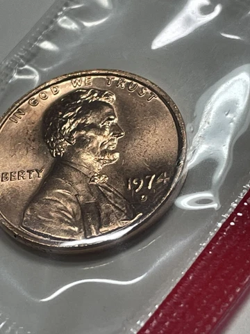 1974   D   BU  Lincoln Memorial Penny from Mint Set Still in Cello Cover