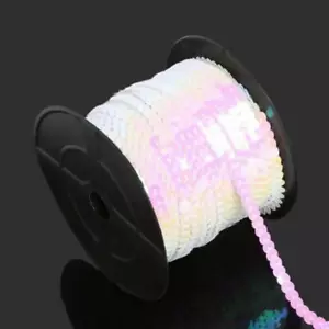 Sequin Single Strand 6mm Trimming per 10 mtrs - Iridescent White - Foto 1 di 1