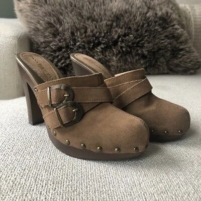 Dana Buchman Tostado Gamuza Hazelton Desierto Zuecos Remachazados Boho Retro Plataforma Zapatos 8 Foto 1 de 4