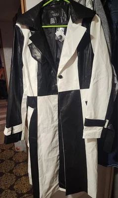 Akira 女式 Kourtney 人造皮革风衣长腰带黑色/白色 L 码全新带标签 — 第 1/4 张图片