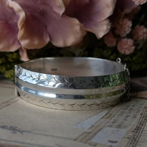 Vintage Sterling Silver Textured Leaf Bangle | Wide Hinged - Picture 1 of 10