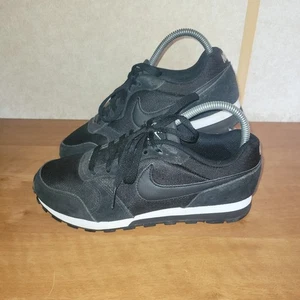 Nike MD Runner 2 womens trainers shoes 749869 001 UK 5 - Picture 1 of 19
