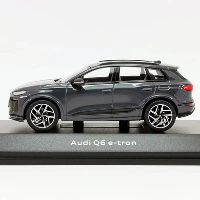 Spark 1/43 Audi Q6 e-tron 2024 Magnetic Gray 5012326631 - Image 1 of 3