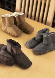 Real Sheepskin Booties Slippers for Babies with Ripper Tab Fastening Baby Boots - Picture 1 of 8