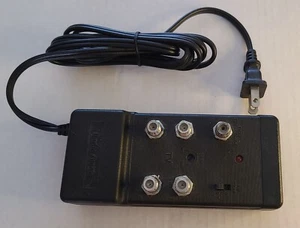 Archer- 75 OHM UHF FM 120Vac 60Hz 3w - 4 Set Distribution Amplifier- No 15-1107 - Picture 1 of 4