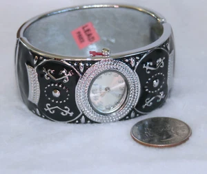 Armreif Narmi Uhr, schwarze Emaille und Silber - Bild 1 von 10