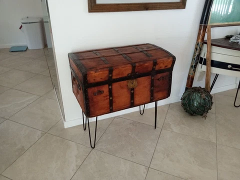 Accent table - antique steamer trunk table With storage - pirate chest table Cover
