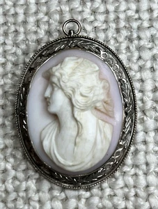 Broche camafeo vintage de oro de 10 quilates con delicado borde de filagrea - Imagen 1 de 8