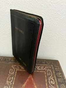 Holy Bible KJV Illustrated Black Leather Zipper Enclosure World Publishing - Picture 1 of 7