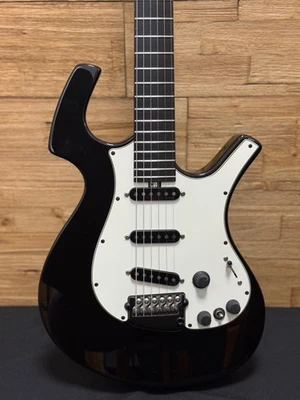 Parker NiteFly NVF-1 Guitar-USA 1996-1998 -Black- SSS w gig bag-bar-TRS cable - Image 1 of 4