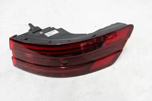 Conjunto de luces traseras Genesis GV70 2025 lado del pasajero 92402-AR000 - Imagen 1 de 7