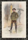 1898 carte d'échange victorienne garçon éclaboussant dans la tempête King bottes en caoutchouc 5,25 x 3,5