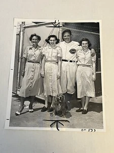 Vintage 1951 Luke Sewell Family B&W 8x10 Photo Cincinnati Reds Cleveland Indians - Picture 1 of 3