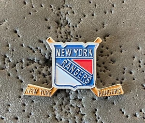 New York Rangers Crossed Sticks NHL Hockey Pin - Imagen 1 de 2