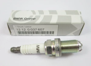 original BMW Zündkerze (NGK) mit BMW Schriftzug 12120037607 - Picture 1 of 2