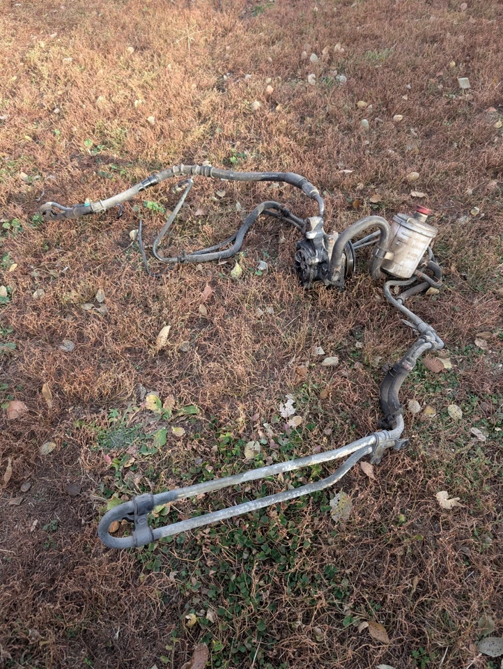 Bomba de dirección asistida Honda Civic EG 1992-1995 depósito de todas las líneas *probado* Foto 1 de 4