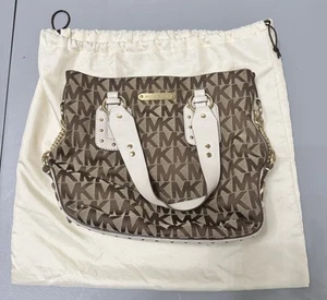 BOLSO CARTERA MICHAEL KORS GANSEVOORT GRANDE FIRMA LOGO BEIGE VAINILLA - Imagen 1 de 17