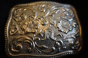 Hebilla de cinturón de metal tono plata 3,5"X2,25" ovalada vieira floral con diseño de cuerda - Imagen 1 de 3