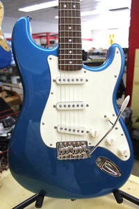 Squier Classic Vibe '60s Stratocaster® Lake Placid Blue Groovy Baby!!! FREE SHIP - Picture 1 of 8