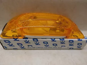 Luz de despeje K-D con lente ámbar, 559-0133, 6 "x 2", barco gratuito de EE. UU. - Imagen 1 de 3