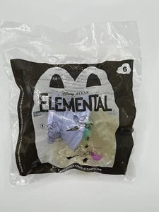 Juguete McDonald's Happy Meal # 6 Disney Pixar Elemental Lutz On Cyclone Stadium - Imagen 1 de 2