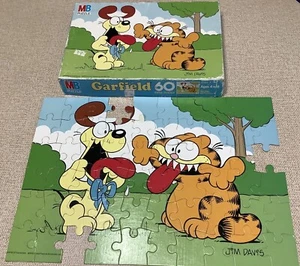 Garfield & Odie Vintage 60 pc MIlton Bradley Jigsaw Puzzle Kid/Children 1978 - Picture 1 of 10