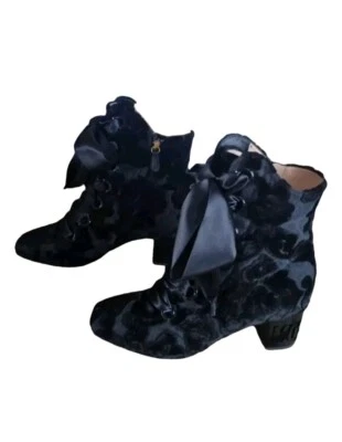 Moschino Black Velvet Floral Ankle Boots Eu 37 Uk 4 Bnib - Image 1 of 4