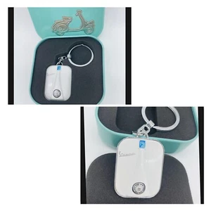 2 Vespa Piaggio White Keychain With Metal Tin - Picture 1 of 6