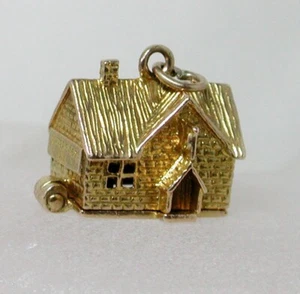 9ct Country Pub Heavy Solid Gold Charm 22626 - Picture 1 of 5