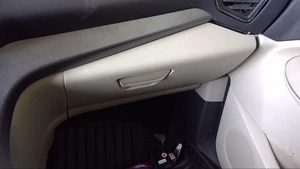 ESCAPE    2018 Glove Box 1878953 - Bild 1 von 12