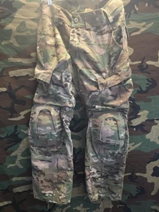 Army Combat Pants With Knee Pad Size Small - Picture 1 of 5