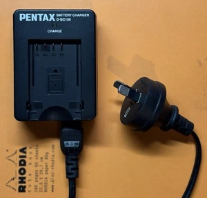 Genuine Pentax D-BC109 cam batt charger for D-LI109 (K-r, K-70, KP, K-30, K-50) - Picture 1 of 2