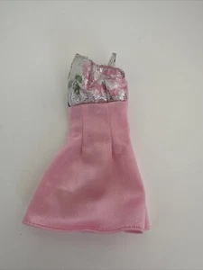Muñeca Barbie Moda Rosa Plata Metálico Vestido Conjunto Ropa Barbie Etiqueta - Imagen 1 de 2