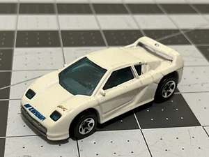 Hot Wheels 1990 White Zender Fact 4 Blue Windows - Picture 1 of 5