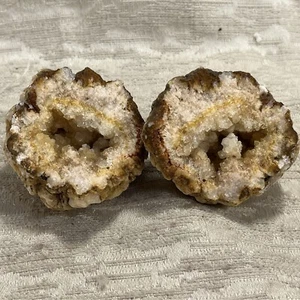 Authentic 3" Split Geode Quarts Crystals Lot Of 2 Pieces -- 2831 - Imagen 1 de 9